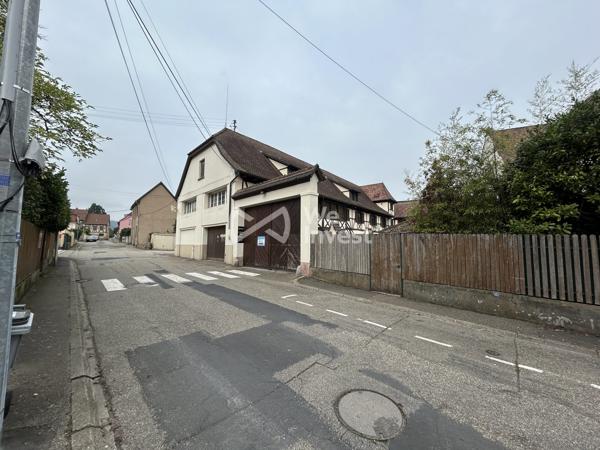 Local commercial avec bureaux et entrepôt