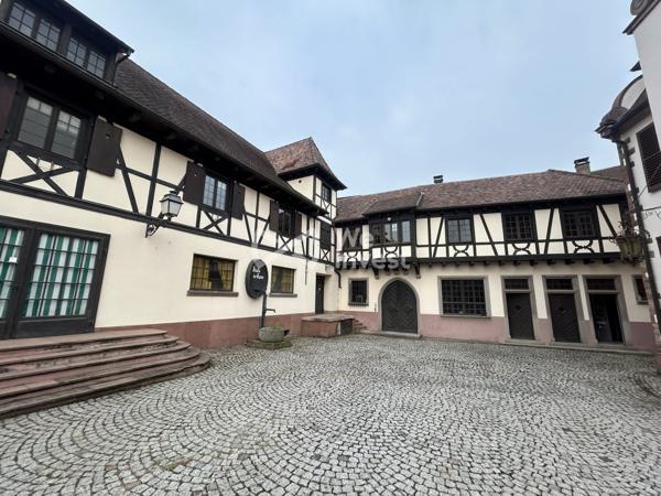 Local commercial avec bureaux et entrepôt