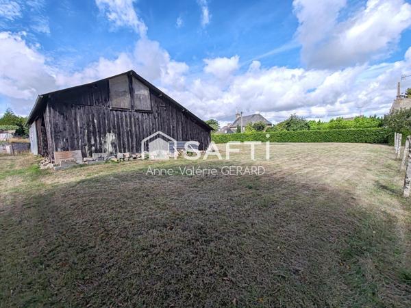 TERRAIN CONSTRUCTIBLE 788 M² AVEC BÂTIMENT 114 M²