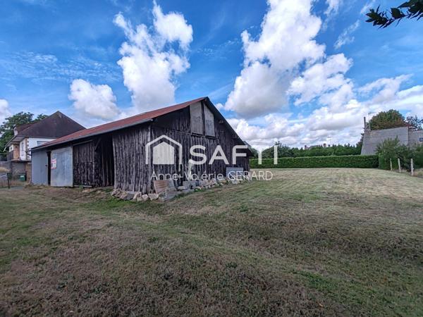 TERRAIN CONSTRUCTIBLE 788 M² AVEC BÂTIMENT 114 M²