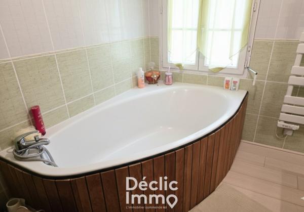 Vente maison Voeuil et giget, 130m² 4 pièces 249 000€ avec piscine