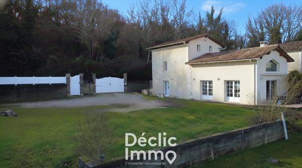 Vente maison Voeuil et giget, 130m² 4 pièces 249 000€ avec piscine