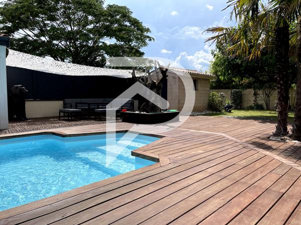 Maison 8 pièces 195 m2
