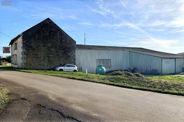 Garage fermé à vendre à Saint-Germain-des-Champs dans l'Yonne (89630), ref : 89099/140698   
Le Meix