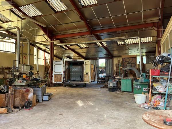 Garage fermé à vendre à Saint-Germain-des-Champs dans l'Yonne (89630), ref : 89099/140698   
Le Meix