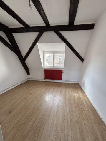 Appartement 4 pièces - cave et greniers - centre historique