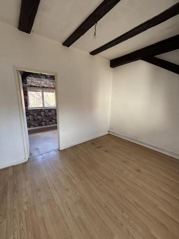 Appartement 4 pièces - cave et greniers - centre historique