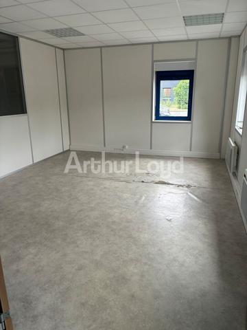 Bureaux à louer à Annoeullin plateau RDC accès indépendant proximité axes routiers