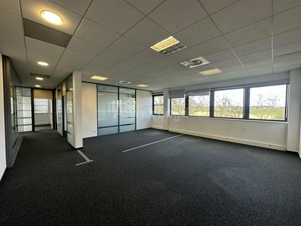 BUREAUX à LOUER de 1048 m²