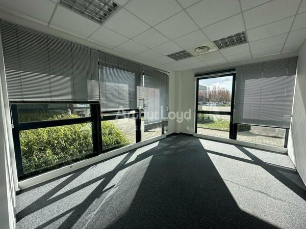 BUREAUX à LOUER de 1048 m²