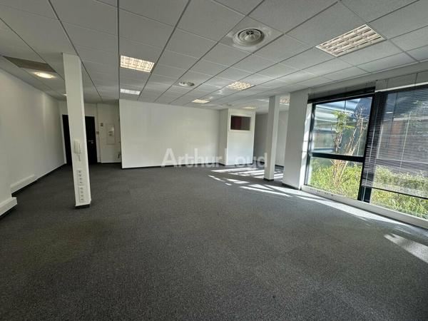 BUREAUX à LOUER de 1048 m²