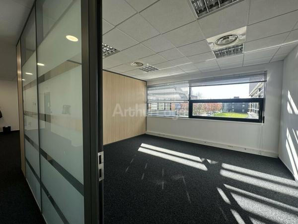 BUREAUX à LOUER de 1048 m²