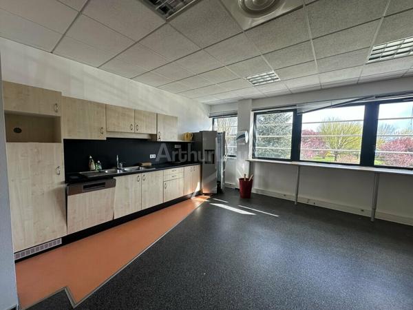 BUREAUX à LOUER de 1048 m²