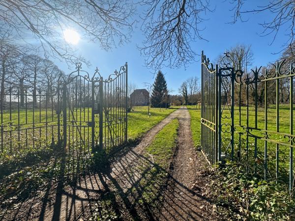 Maison à vendre 16 pièces ()