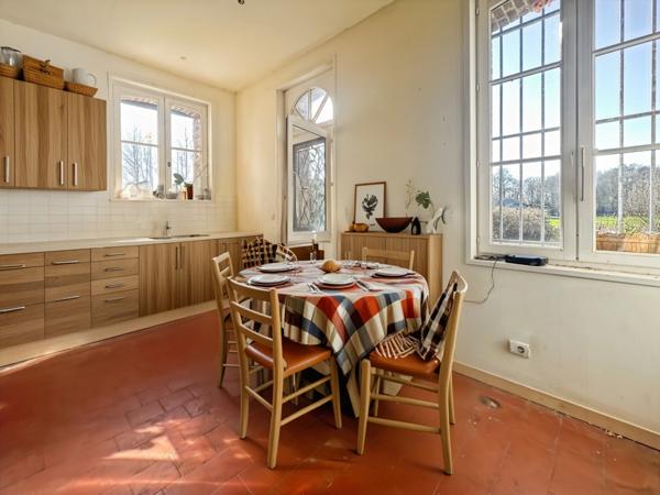 Maison à vendre 16 pièces ()