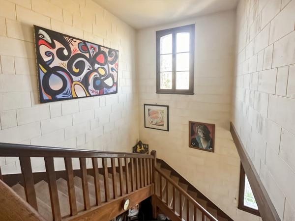 Maison à vendre 16 pièces ()