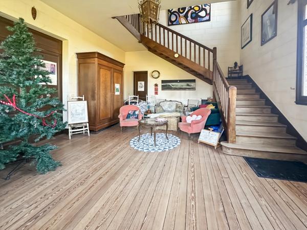 Maison à vendre 16 pièces ()