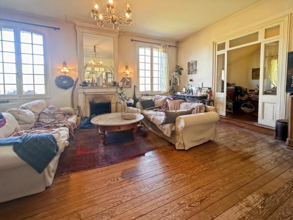 Maison à vendre 16 pièces ()