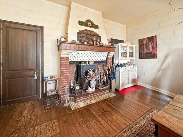 Maison à vendre 16 pièces ()