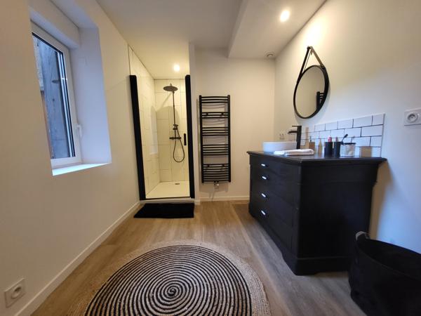 Immeuble
         6 pièces
        - 188 m² Exclusivité 235 000 € *