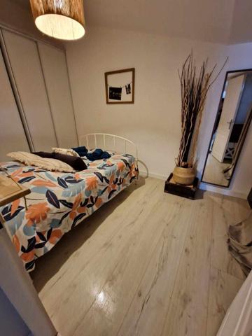 Courçon - Maison T2 meublée