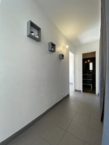 Marseille 13003 Appartement  type 2 dernier étage  avec large balcon 42 m2