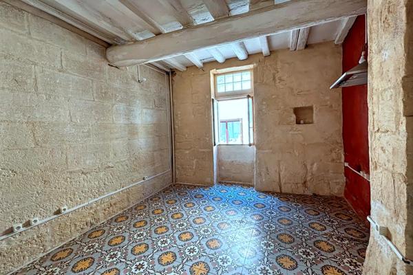 Maison
         2 pièces
        - 115 m² Exclusivité 120 000 € *