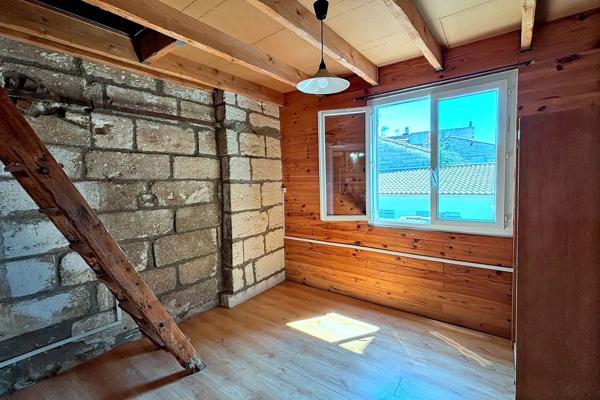 Maison
         2 pièces
        - 115 m² Exclusivité 120 000 € *
