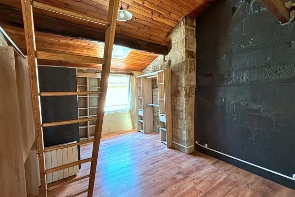 Maison
         2 pièces
        - 115 m² Exclusivité 120 000 € *