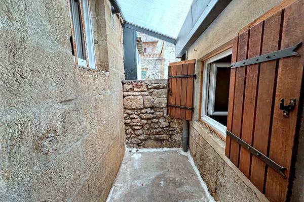 Maison
         2 pièces
        - 115 m² Exclusivité 120 000 € *