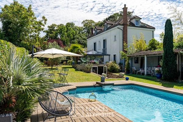 Maison ancienne rénovée dans le centre d’Orgeval avec piscine chauffée