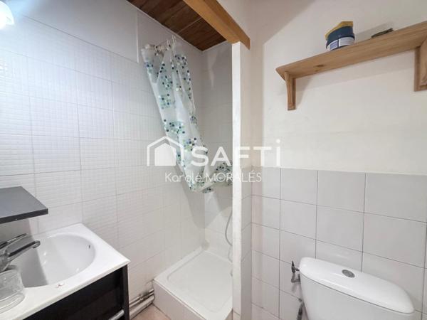 CABESTANY (66), MAISON DE VILLAGE AVEC BEAU POTENTIEL, PROCHE COMMERCES ET STATIONNEMENTS
