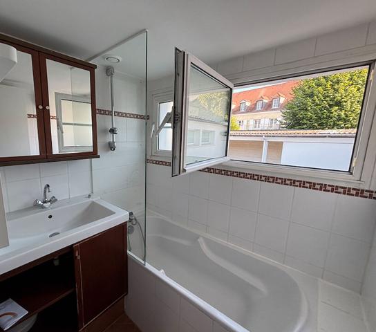 A LOUER BUREAUX 60 M2 SENLIS - CENTRE VILLE