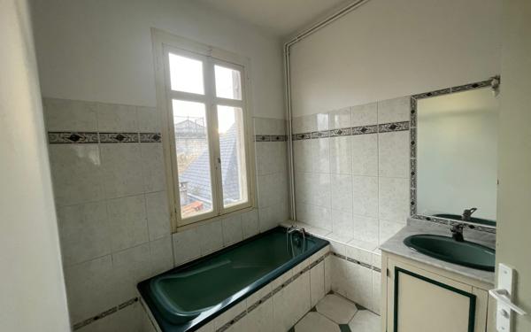 Maison à vendre    5 pièces •  Saintes