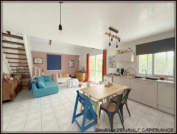 A VENDRE A KOUROU (97310) UNE CHARMANTE MAISON T5 DE 106 m² - TERRAIN DE 440 m² - AU PRIX DE 318 000 €.