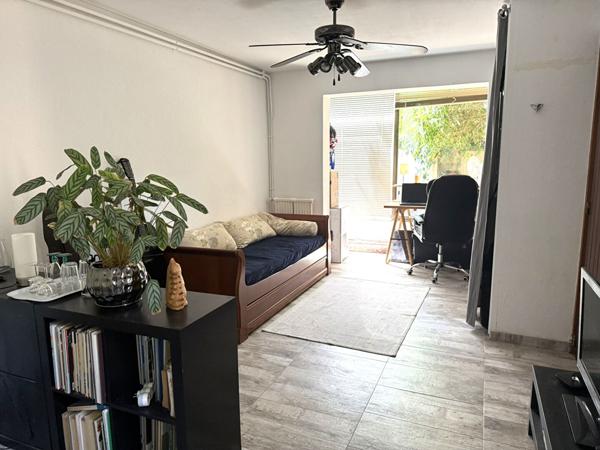 Maison de 210 m² avec 4 appartements, piscine sur 800 m²