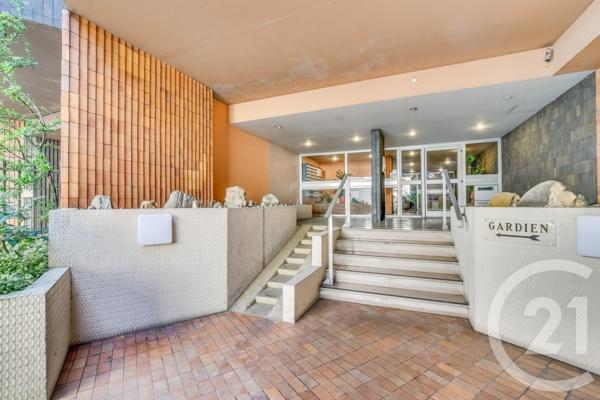 Appartement F2 à vendre  2 pièces - 56,05 m2 PARIS - 75019