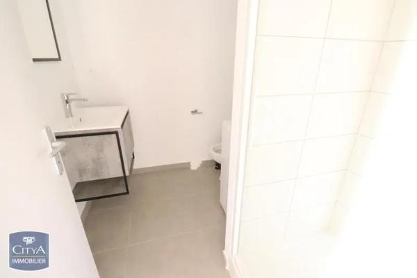 Appartement à louer 1 pièce 27.3m² Saint-Étienne (42000)