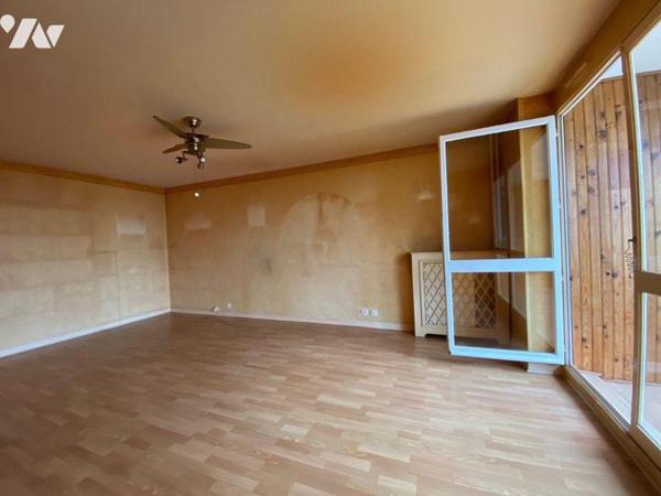 Secteur Quizac - Situé au 10ème étage d'un immeuble avec ascenseur, venez découvrir cet apparte...