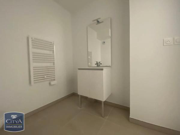 Appartement à louer 3 pièces 60.62m² Monteux (84170)
