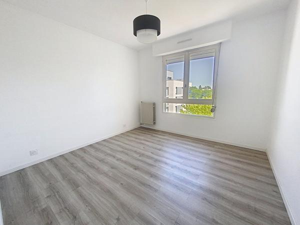 Angers/Clinic de l'Anjou- Appartement de type 4 dans une résidence sécurisée avec parc