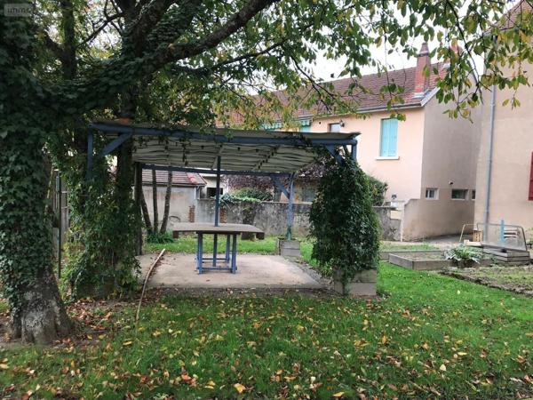 Immeuble à vendre à Génelard en Saône-et-Loire (71420), ref : IM-E-CA   
CENTRE VILLE