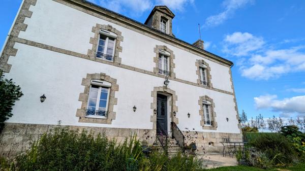 Superbe maison bourgeoise en campagne, 4 chambres et jardin clos.