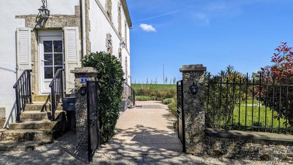 Superbe maison bourgeoise en campagne, 4 chambres et jardin clos.