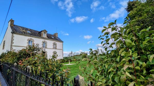 Superbe maison bourgeoise en campagne, 4 chambres et jardin clos.