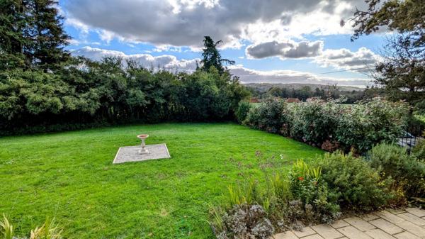 Superbe maison bourgeoise en campagne, 4 chambres et jardin clos.