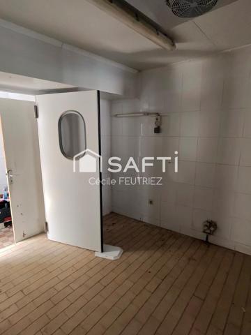 Immeuble avec local commercial