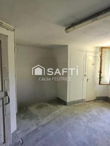 Immeuble avec local commercial