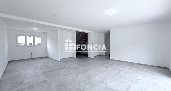 À vendre Maison 8 pièces 165.78 m² - La Flèche 72200