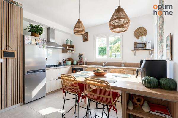 Martigues St-Julien - Vente Villa T6 de 150 m2 environ sur un terrain de 1115 m2 avec piscine, avec vue dégagée plein sud, au calme et sans vis à vis